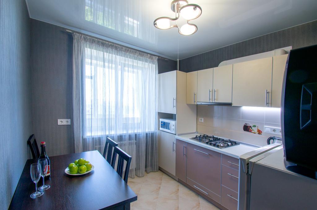 Apartment On 23 Serpnya ハルキウ エクステリア 写真